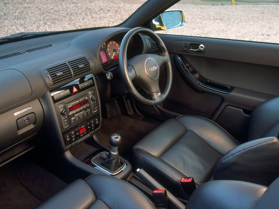 Торпедо Audi S3 (8L) 2001 года  (UK) (фото 4 из 5)